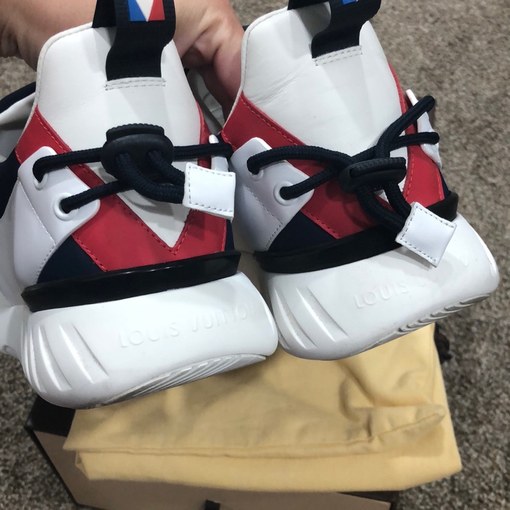Authentic Louis Vitton Sneakers size 9 - Picture 3 of 7